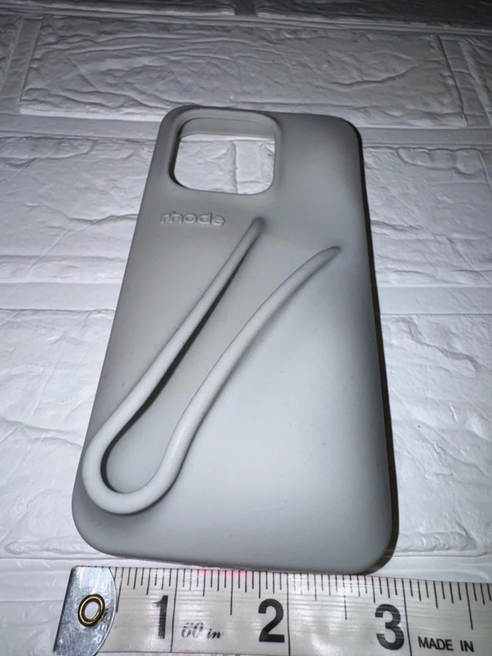 rhode Silicone Phone Case with Integrated Loop Gray fits iPhone 15Pro